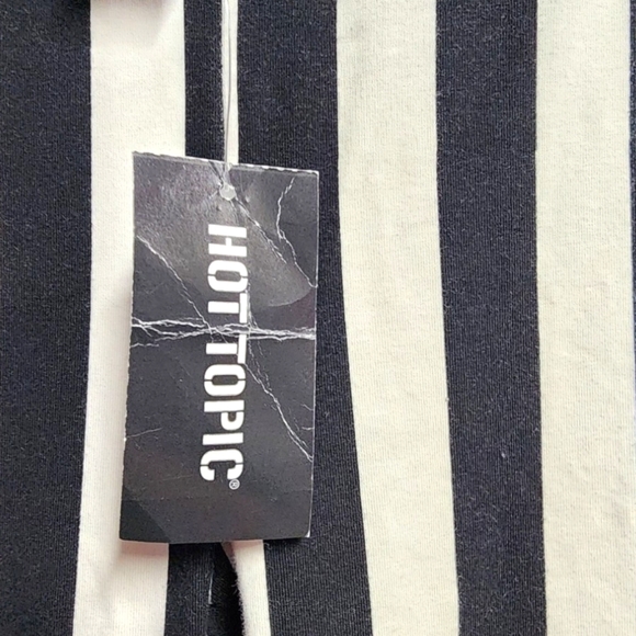 Midnight Hour: Black & White Vertical Striped Leggings - Picture 11 of 11